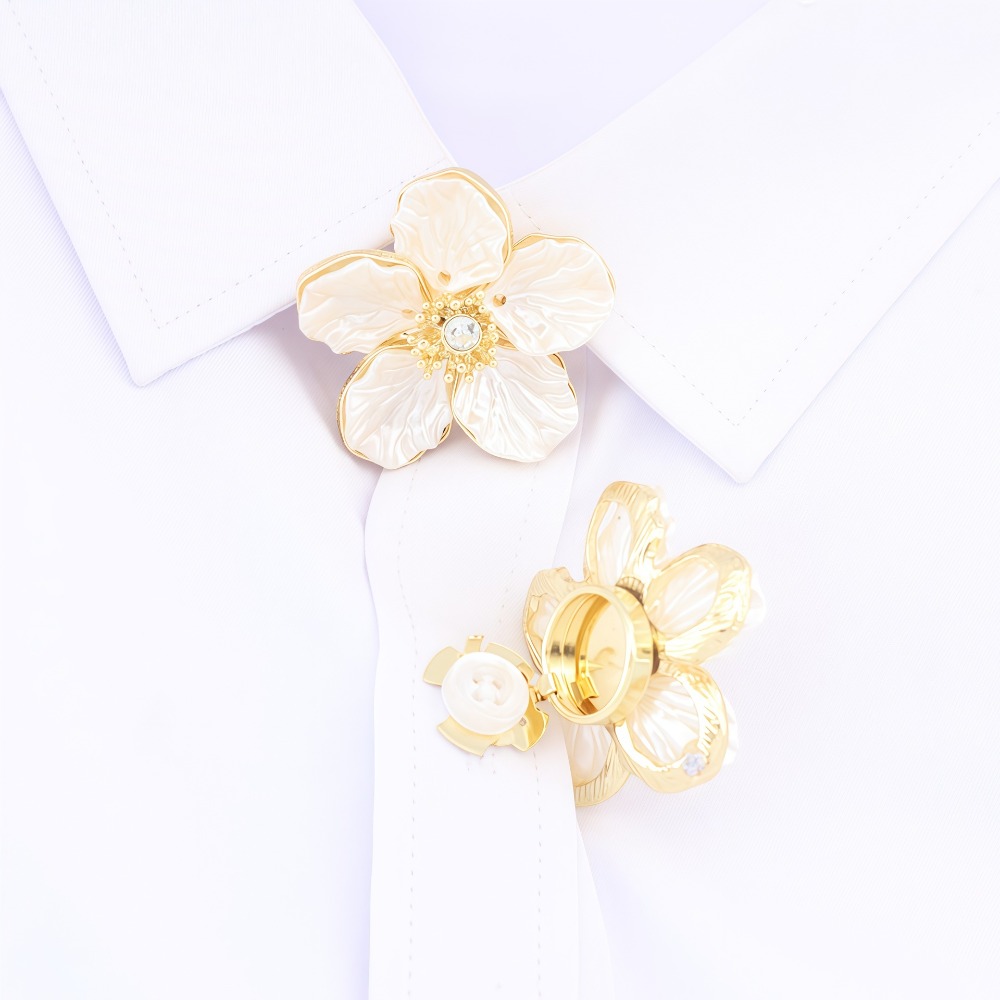 A Pair Vintage Petal Button Co - Women Formal Wear Shirts 评论和价格