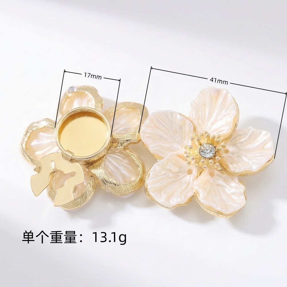 A Pair Vintage Petal Button Co - Women Formal Wear Shirts 评论和价格